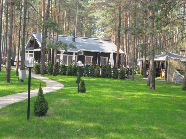 Log_Cabin_Ukraine_2.jpg