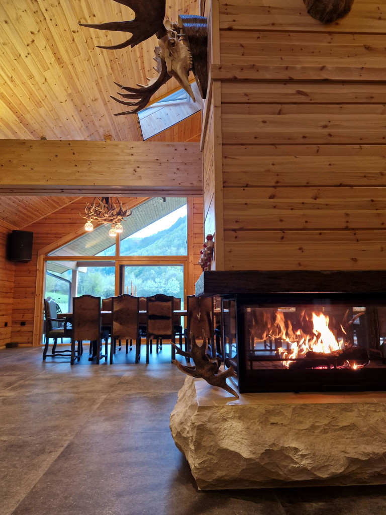 log cabin indoors4